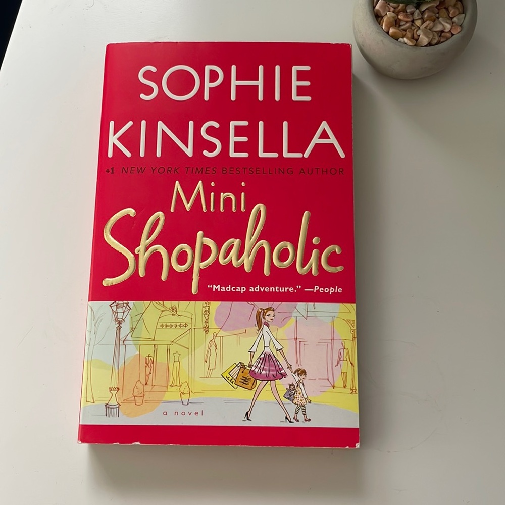 4 for $20 - Book - mini shopaholic by Sophie kinsella